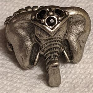 Cool soft gray/pewter full head elephant ring w/black rhinestones sizes 7 - 13